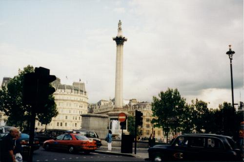 TrafalgarSq.JPG (23210 bytes)